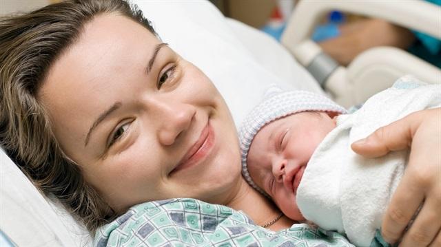AĞRISIZ DOĞUM  <br>( EPİDURAL DOĞUM )